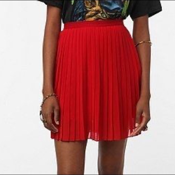 Urban Outfitters red pleated mini skirt, size XS. - Picture 5 of 5